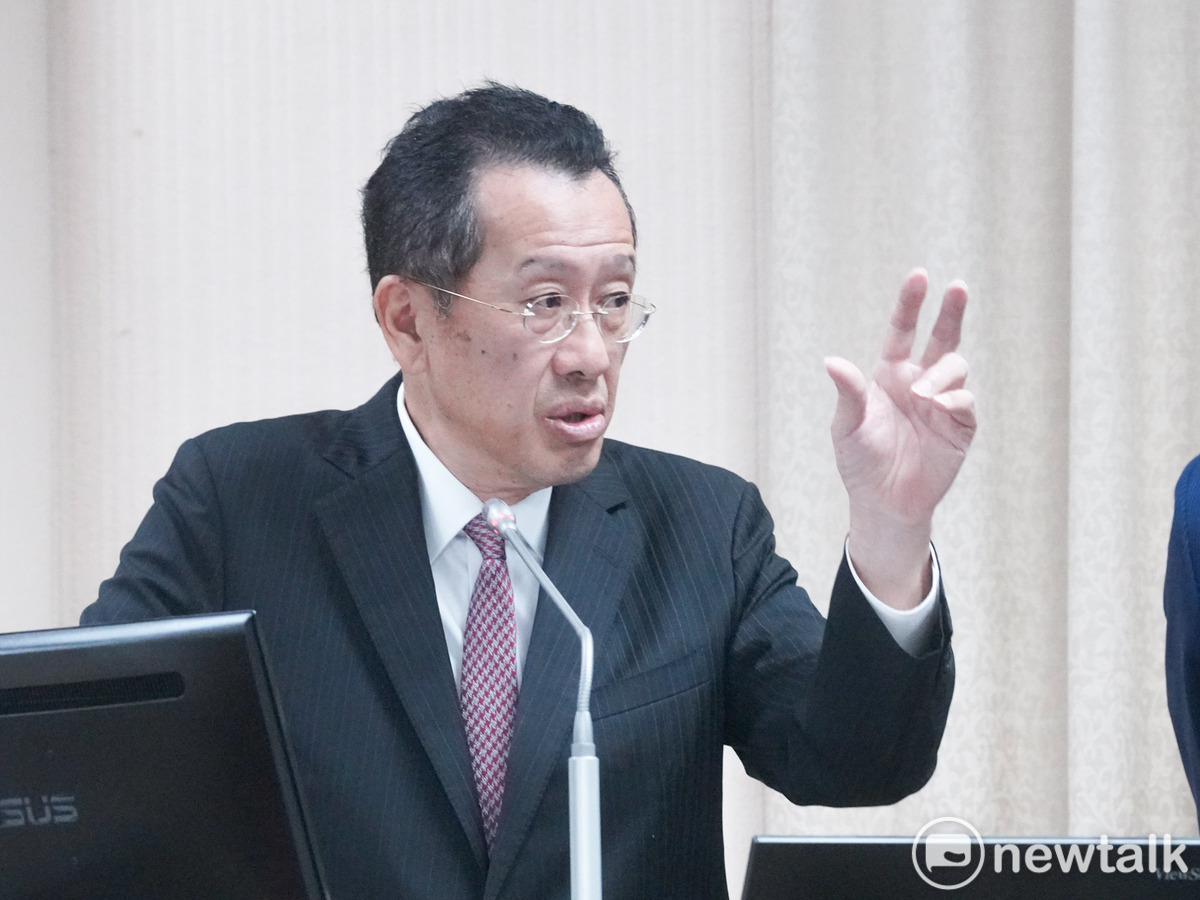 國防部長顧立雄在立院外交及國防委員會備詢。 圖：張良一/攝