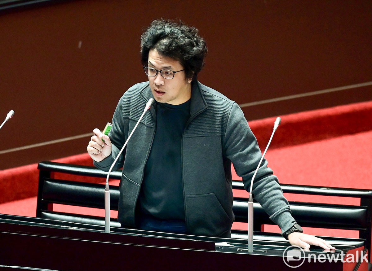 傳府院拍板財劃法不副署，民進黨立委沈伯洋指出，這是國家的憲政時刻，能補救的手段幾乎已經用完了，守護國家實在沒有鄉愿的空間。 圖：張良一/攝（資料照）
