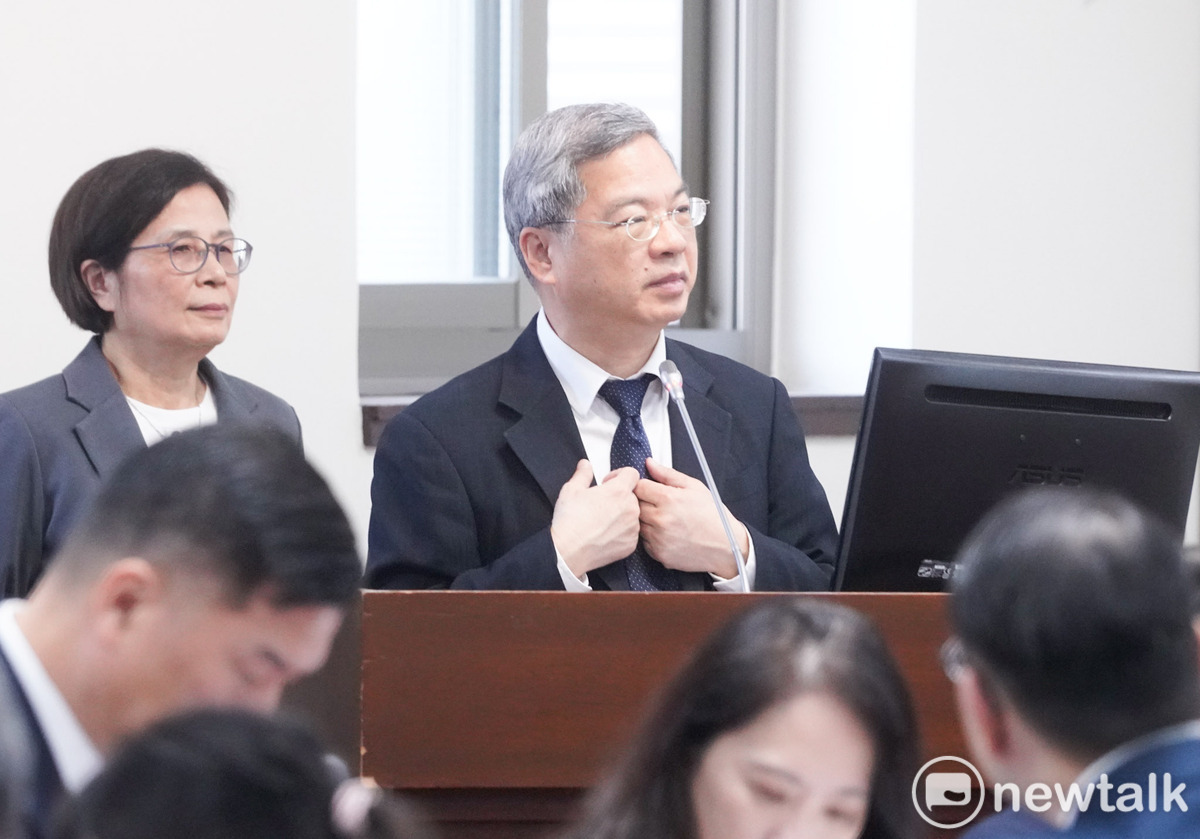 經濟部長龔明鑫、行政院政務委員兼行政院經貿談判辦公室總談判代表楊珍妮今（1）天在立院經濟委員會備詢。 圖：張良一/攝