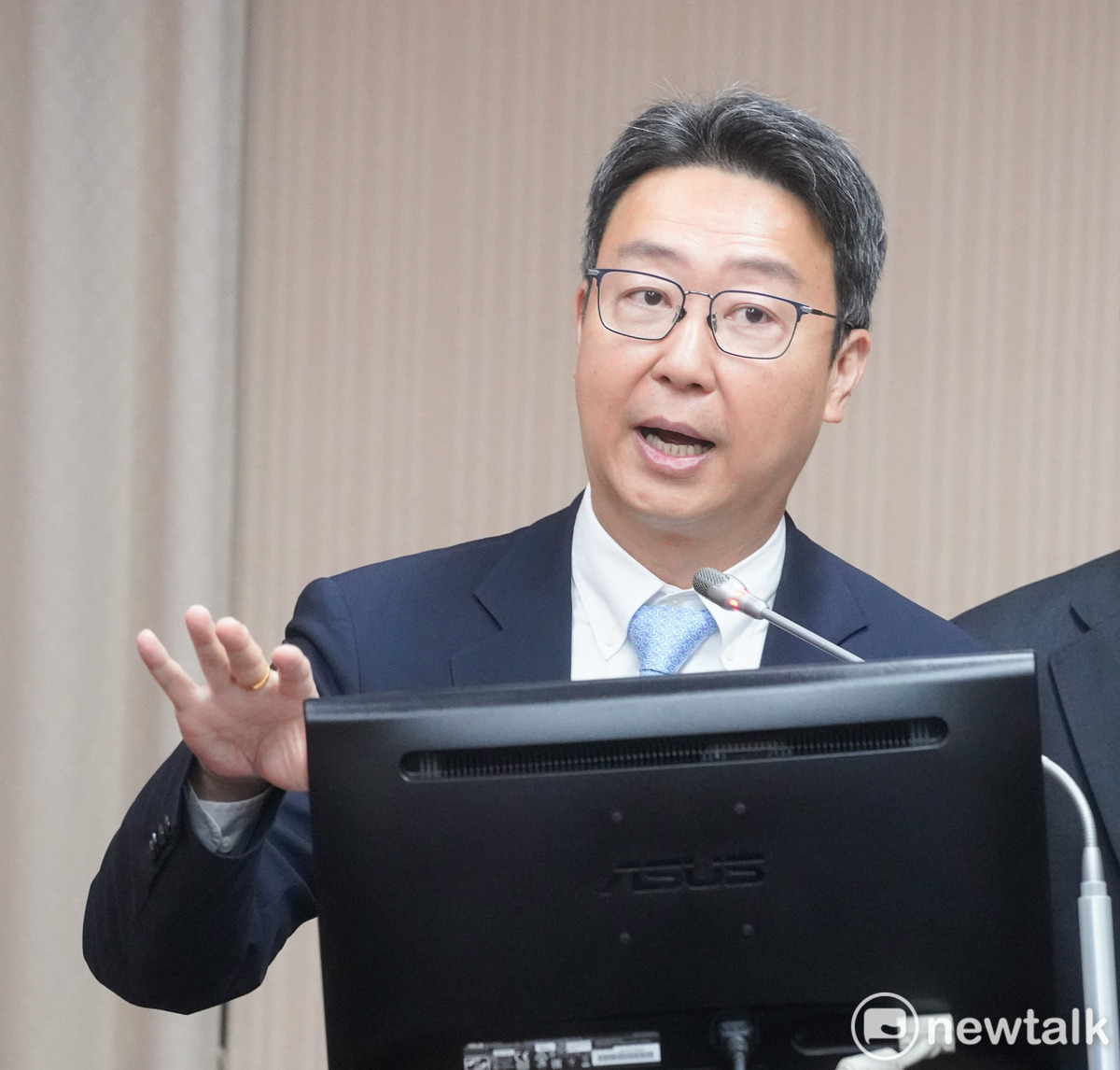 交通部長陳世凱今（4）日在立院交通委員會備詢。 圖：張良一/攝