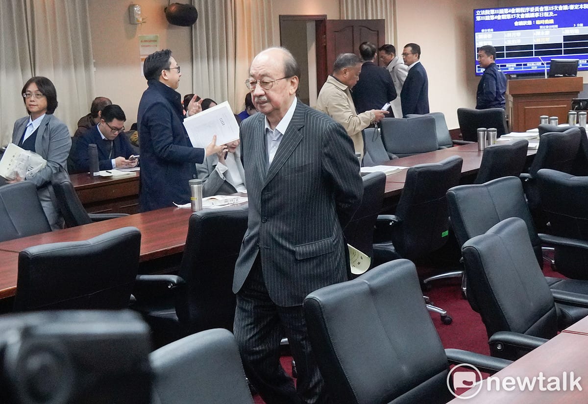 民進黨立院黨團總召柯建銘今現身立院程序委員會，對於藍白立委再度擋下中央政府總預算案及1.25國防特別預算條例後，會後回應媒體：「好事多磨，繼續努力，週五院會再處理」。 圖：張良一/攝（資料照）