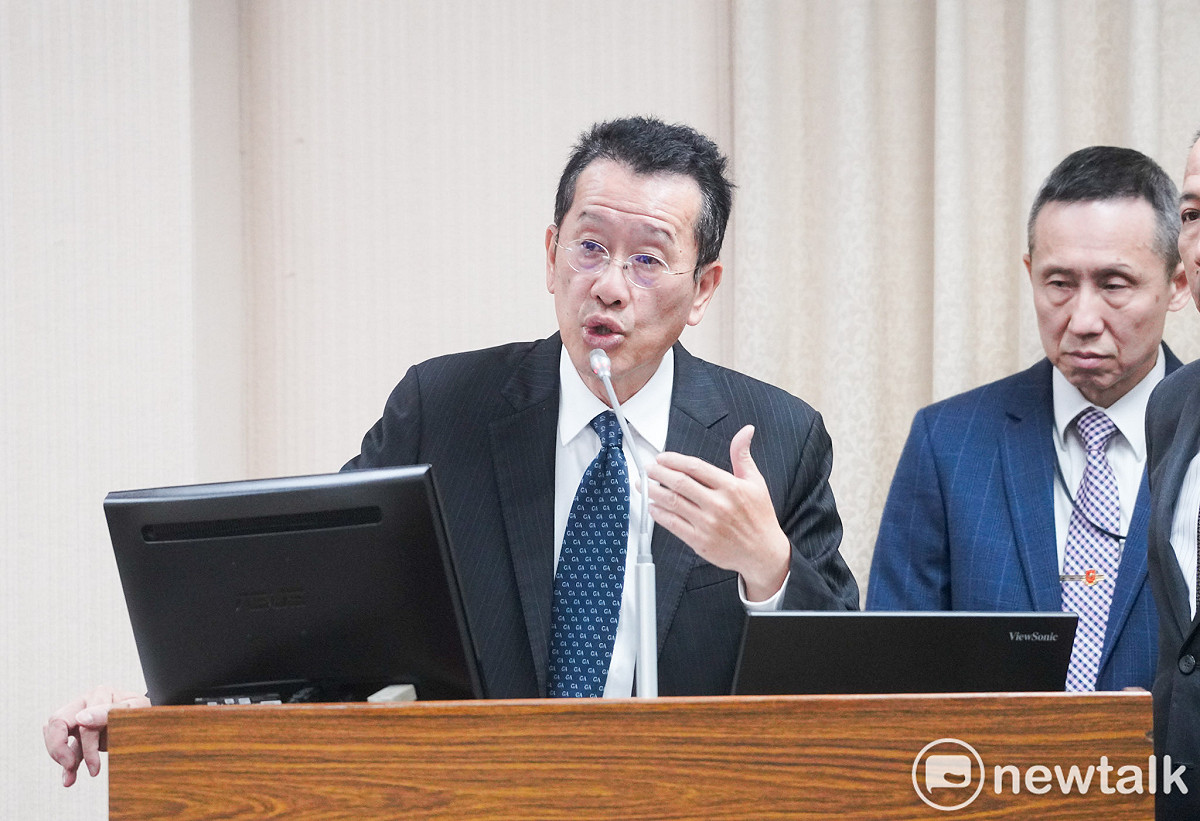 國防部長顧立雄在立院外交及國防委員會備詢。 圖：張良一/攝