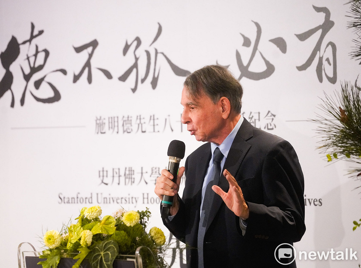 前AIT台北辦事處處長司徒文出席史丹佛大學胡佛研究所檔案館 × 施明德文化基金會今共同舉辦的「施明德先生專檔 （Shih Ming Te Collection）」 成立茶會暨合作簽署儀式。 圖：張良一/攝