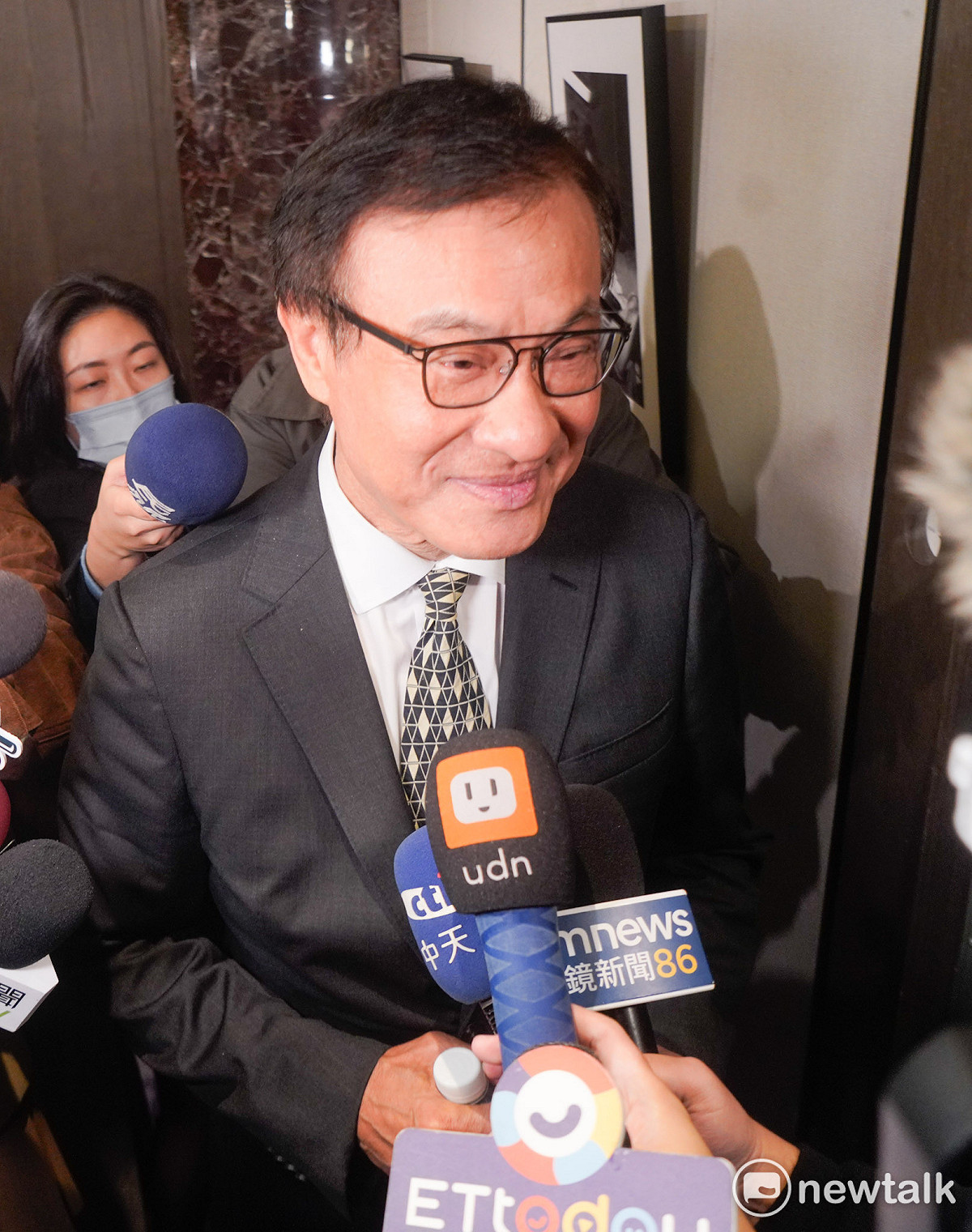 新任海基會董事長蘇嘉全出席史丹佛大學胡佛研究所檔案館 × 施明德文化基金會今共同舉辦的「施明德先生專檔 （Shih Ming Te Collection）」 成立茶會暨合作簽署儀式。 圖：張良一/攝