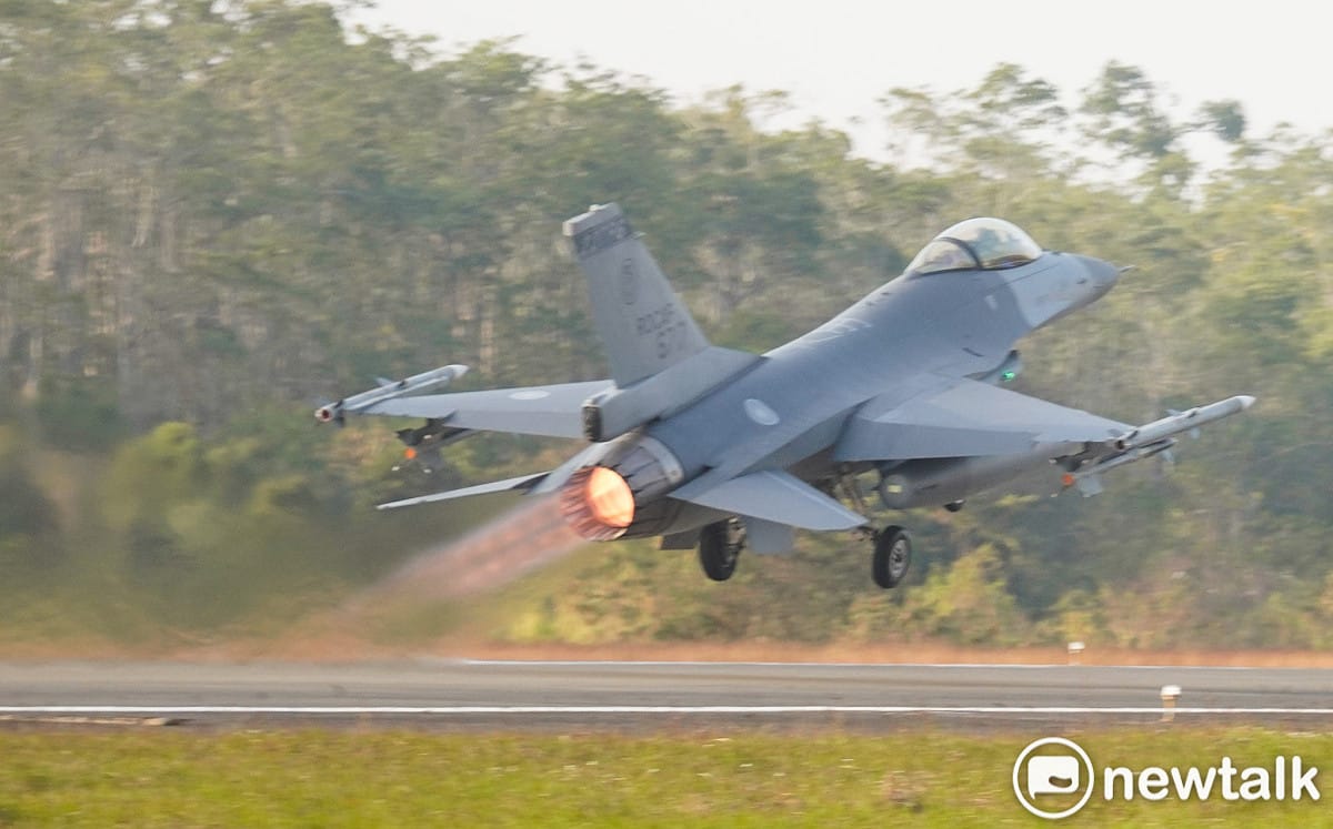 圖輯》空軍第四聯隊春節戰備操演 F-16V六分鐘緊急起飛