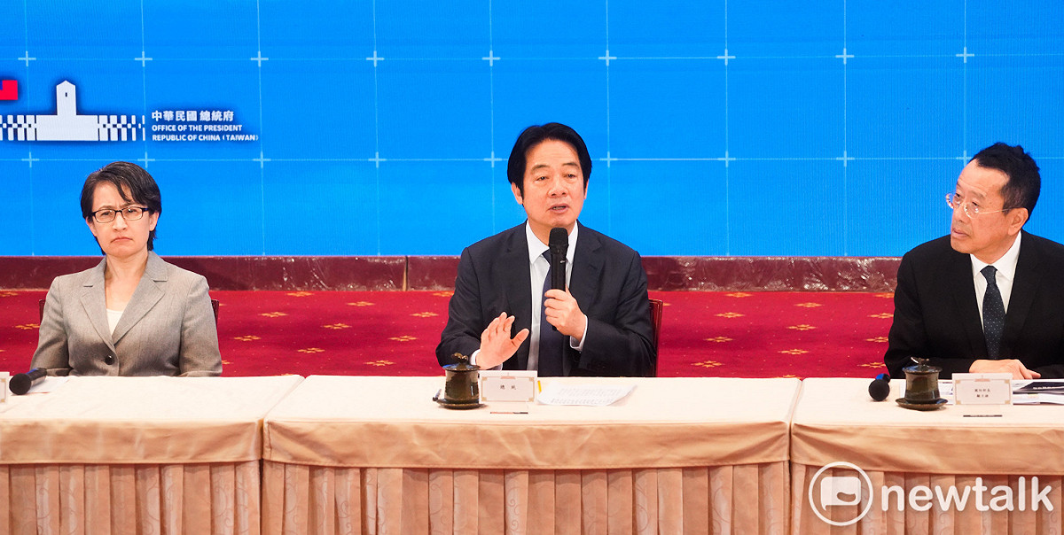 總統賴清德今（11）天上午率副總統蕭美琴、國防部長顧立雄、參謀總長梅家樹和三軍司令在總統府主持「國家安全不能等！支持國防採購特別條例」記者會，呼籲立法院儘速審查1.25兆國防特別預算條例。 圖：張良一/攝