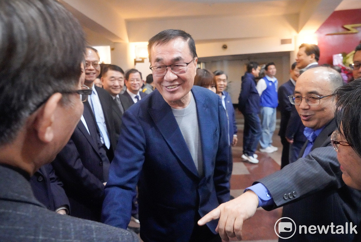 對於社子島自救會赴北市市長蔣萬安官舍抗議，北市副市長李四川表示，9日都委會主要是解決自救會所提問題，並稱他多次願意與自救會見面，但對方只願與蔣萬安會面。 圖：張良一/攝