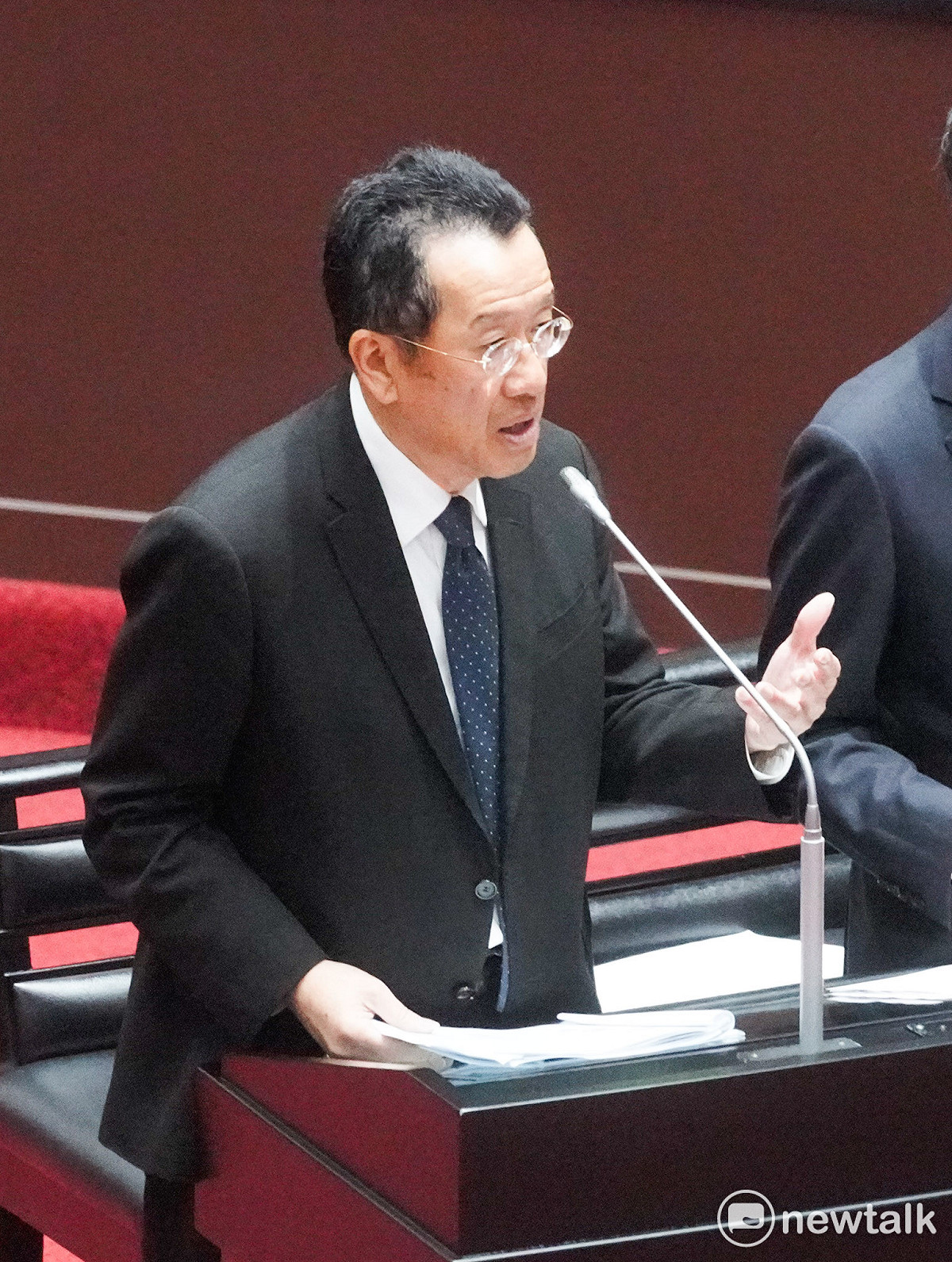國防部長顧立雄在立院院會備詢。 圖：張良一/攝