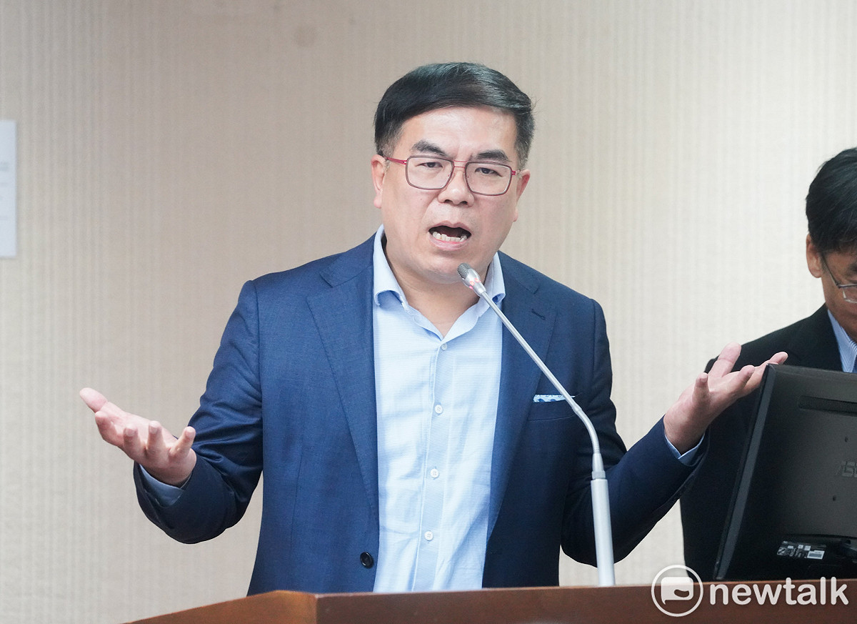 立法院衛環委員會今（21）日續審環境部主管預算案，國民黨立委提案表示應將增列的媒宣費597萬全數刪除，維持114年度水平。圖為環境部長彭啓明。 圖：張良一／攝(資料照)