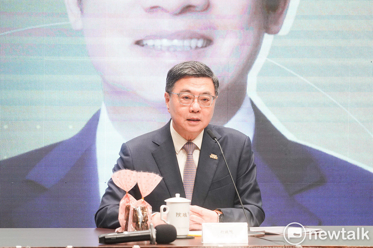 行政院長卓榮泰今（19）天在總統賴清德520就職兩週年前夕，說明執政兩年的成果與挑戰。 圖：張良一/攝