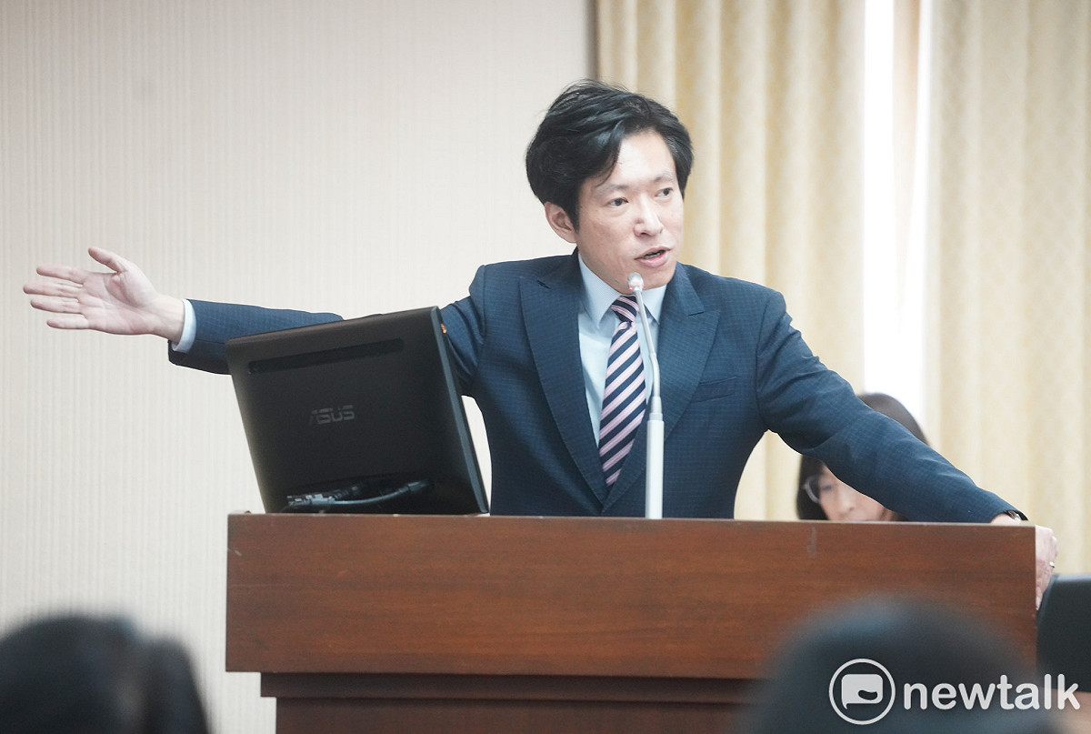 行政院秘書長張惇涵在立院內政委員會備詢。 圖：張良一/攝