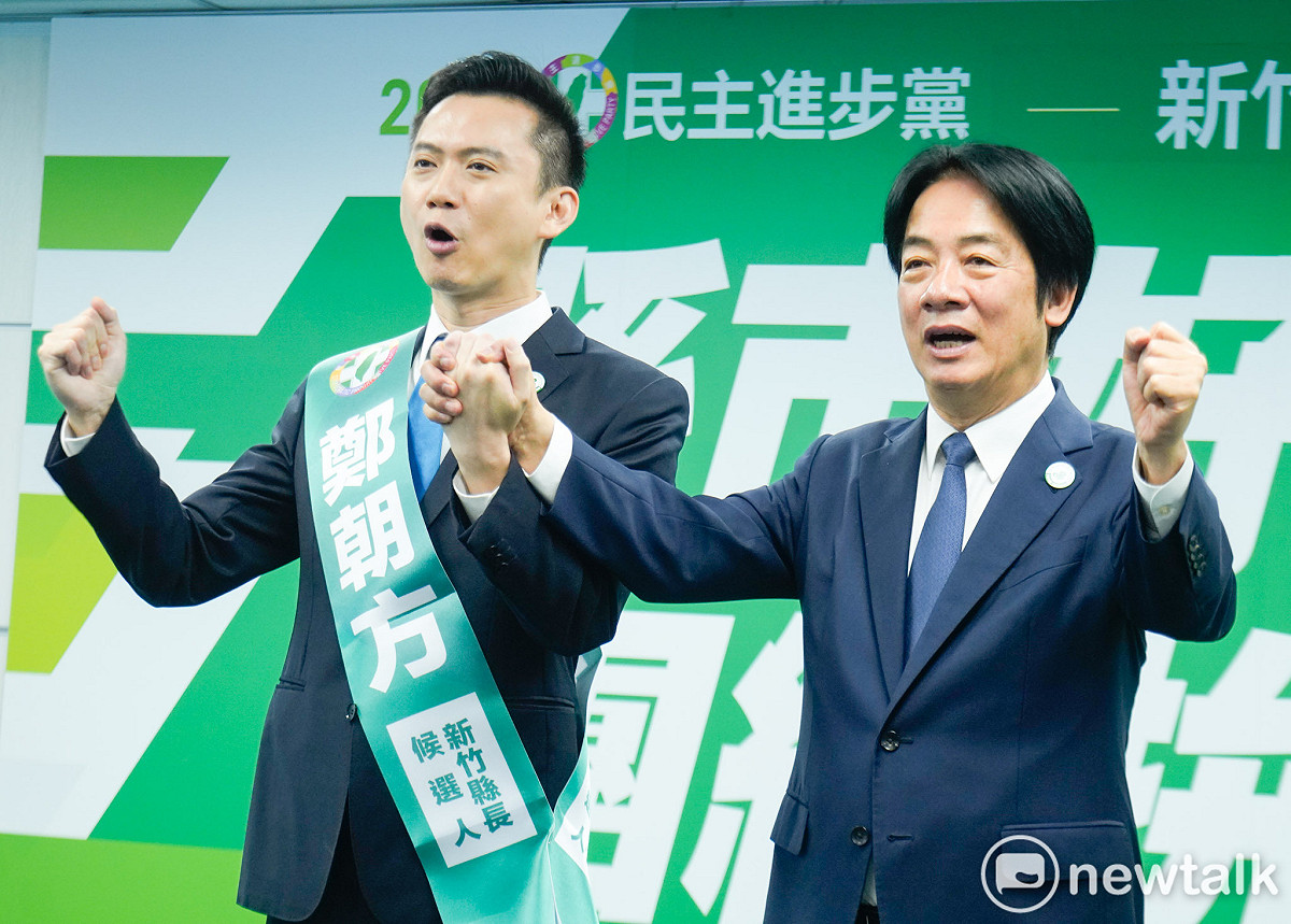 民進黨中執會今通過竹北市長鄭朝方代表民進黨參選新竹縣長。圖為民進黨主席賴清德和鄭朝方在記者會高呼凍蒜口號。 圖：張良一/攝