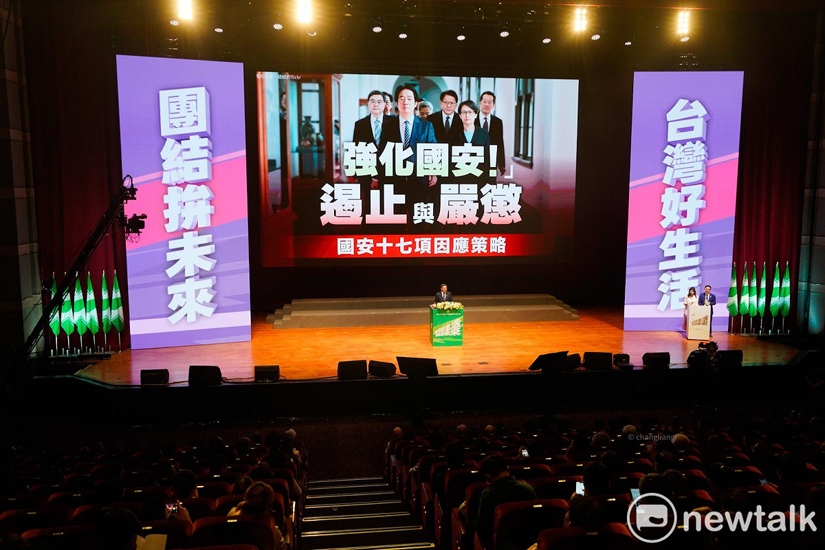 民進黨今舉行第二十二屆第一次全國黨員代表，行政院長卓榮泰以從政黨員身分進行報告。 圖：張良一/攝