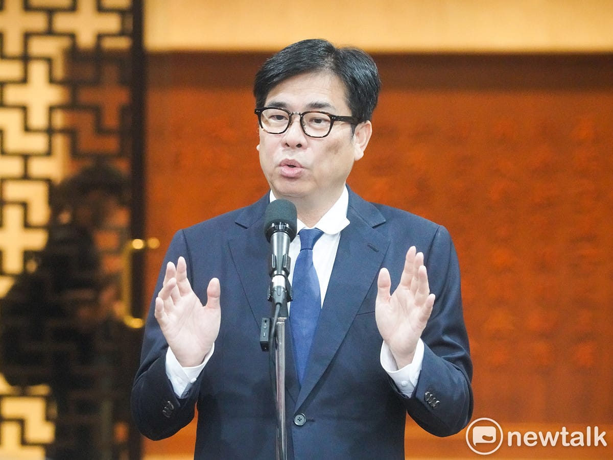 陳其邁表示民生救援物資已送到八代市，社會局專戶也募到五千多筆捐款，希望在熊本的朋友都能平安度過難關。 圖：張良一 / 攝（資料照）