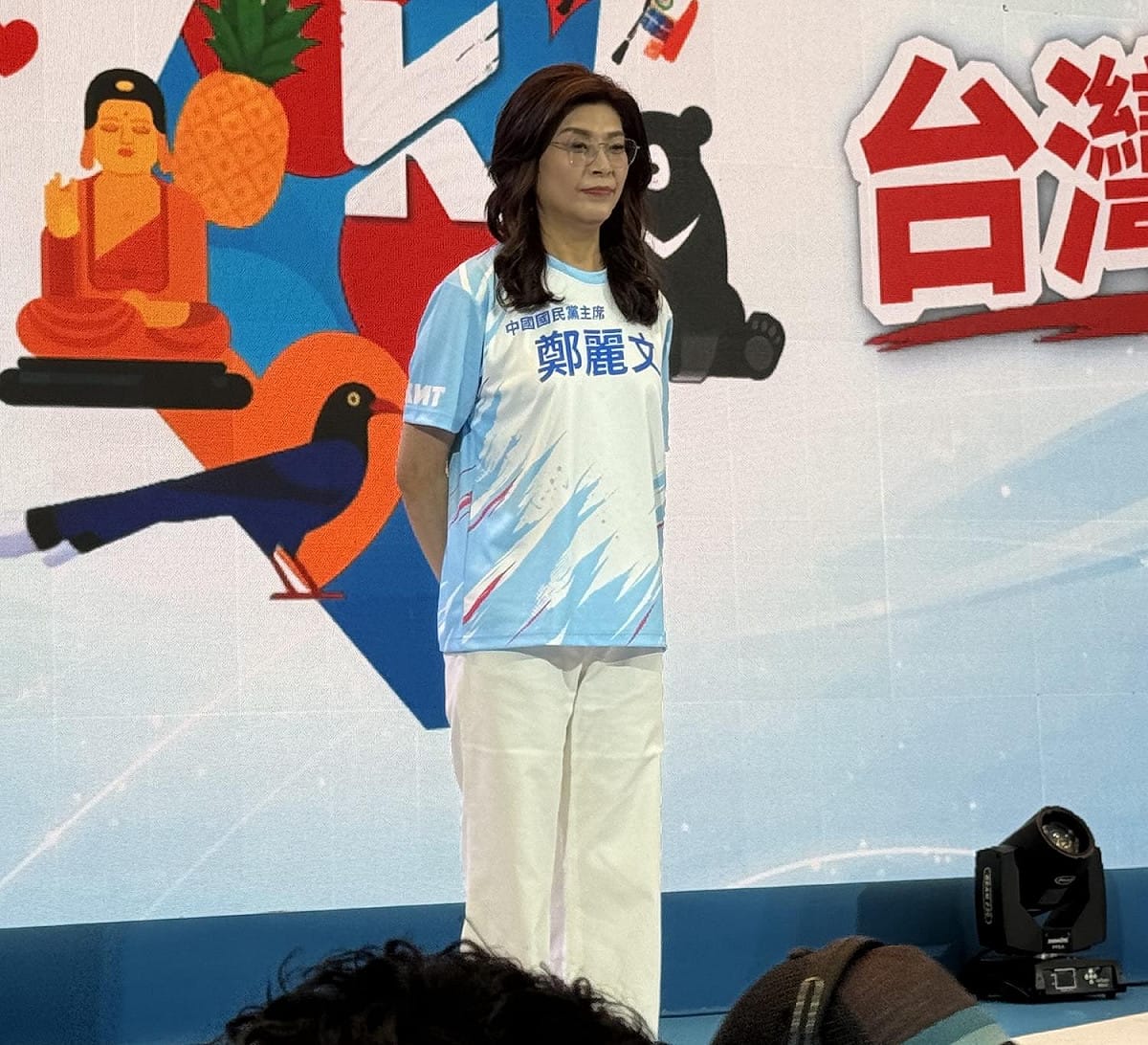 國民黨25日在成功高中禮堂舉行「第22屆第2次全國黨代表大會」，黨內要員都到齊。圖為主席鄭麗文 圖：林朝億/攝