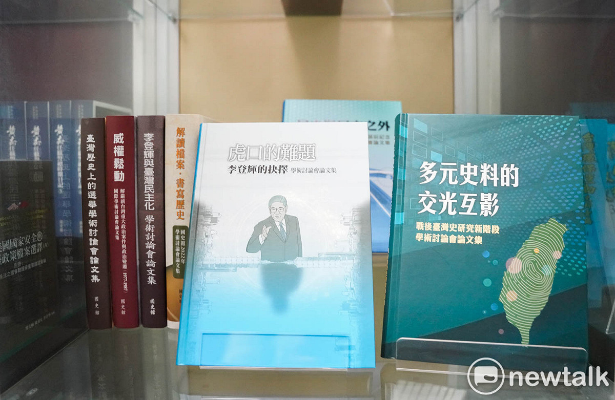 國史館館長陳儀深專訪。圖為國史館出版品。 圖：張良一/攝