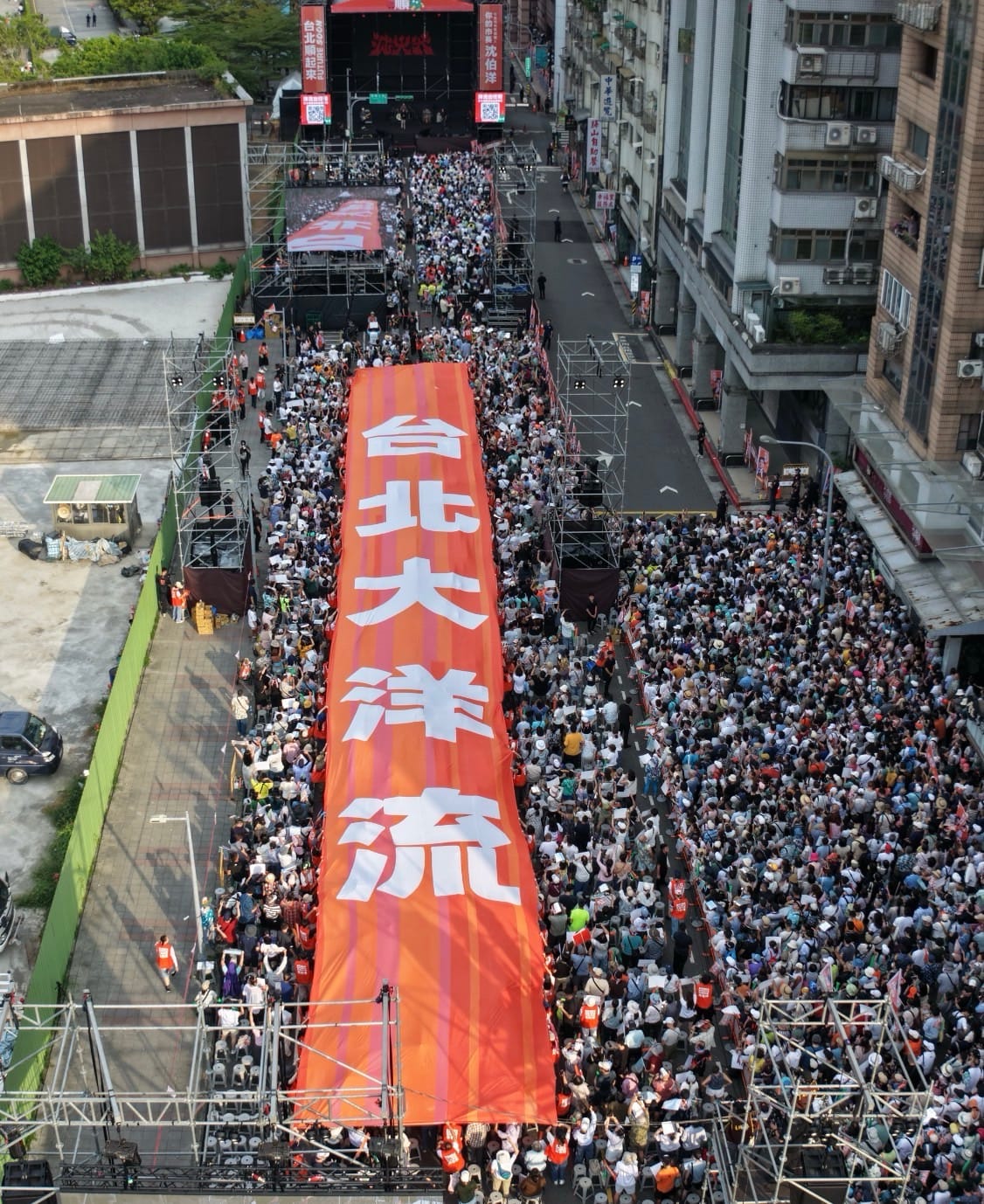 沈伯洋的「洋流」帶起綠營選戰氣勢，政壇普遍認同已產生外溢效應。 圖：沈伯洋競總提供