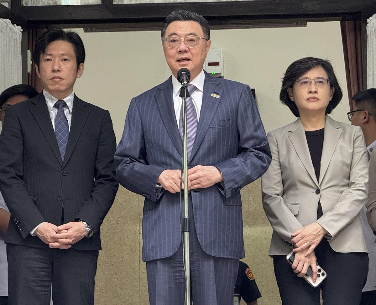 行政院秘書長張惇涵、行政院長卓榮泰及副院長鄭麗君 圖：林朝億/攝