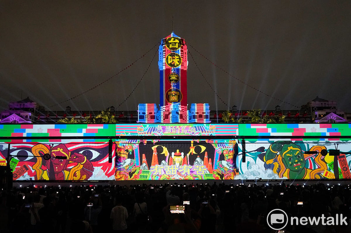 115年國慶光雕以「民主的台灣 世界的心跳」為主題，展現不同世代下的民主運動所呈現的台灣多元開放台灣面向。今年的國慶光雕將展演至國慶日當晚。 圖：張良一/攝