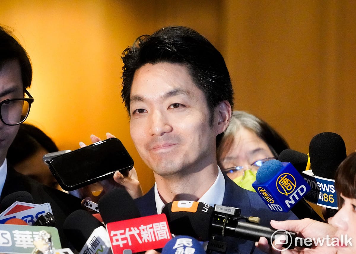 台北市長蔣萬安出席「 南機場整宅單元四公辦都更案」簽約典禮前受訪。 圖：張良一/攝