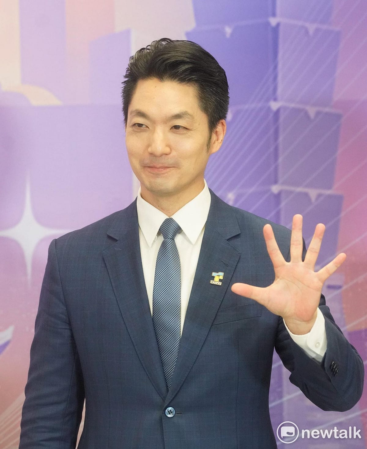台北市長蔣萬安今出席台北市長候選人電視辯論會。 圖：張良一 / 攝