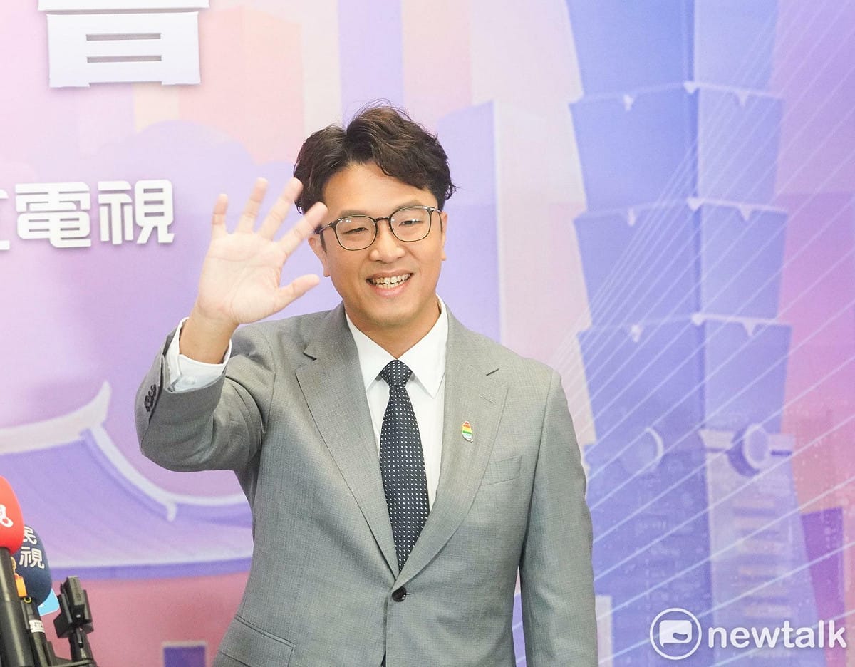 民進黨台北市長候選人沈伯洋今出席台北市長候選人電視辯論會。 圖：張良一 / 攝