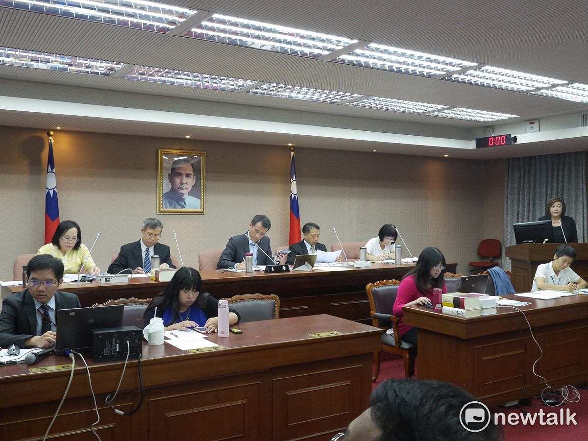國家通訊傳播委員會主任委員詹婷怡今（28）天赴立法院出席交通委員會，首先先進行簡單的業務報告，隨後接受立委質詢。 圖：趙婉淳/攝
