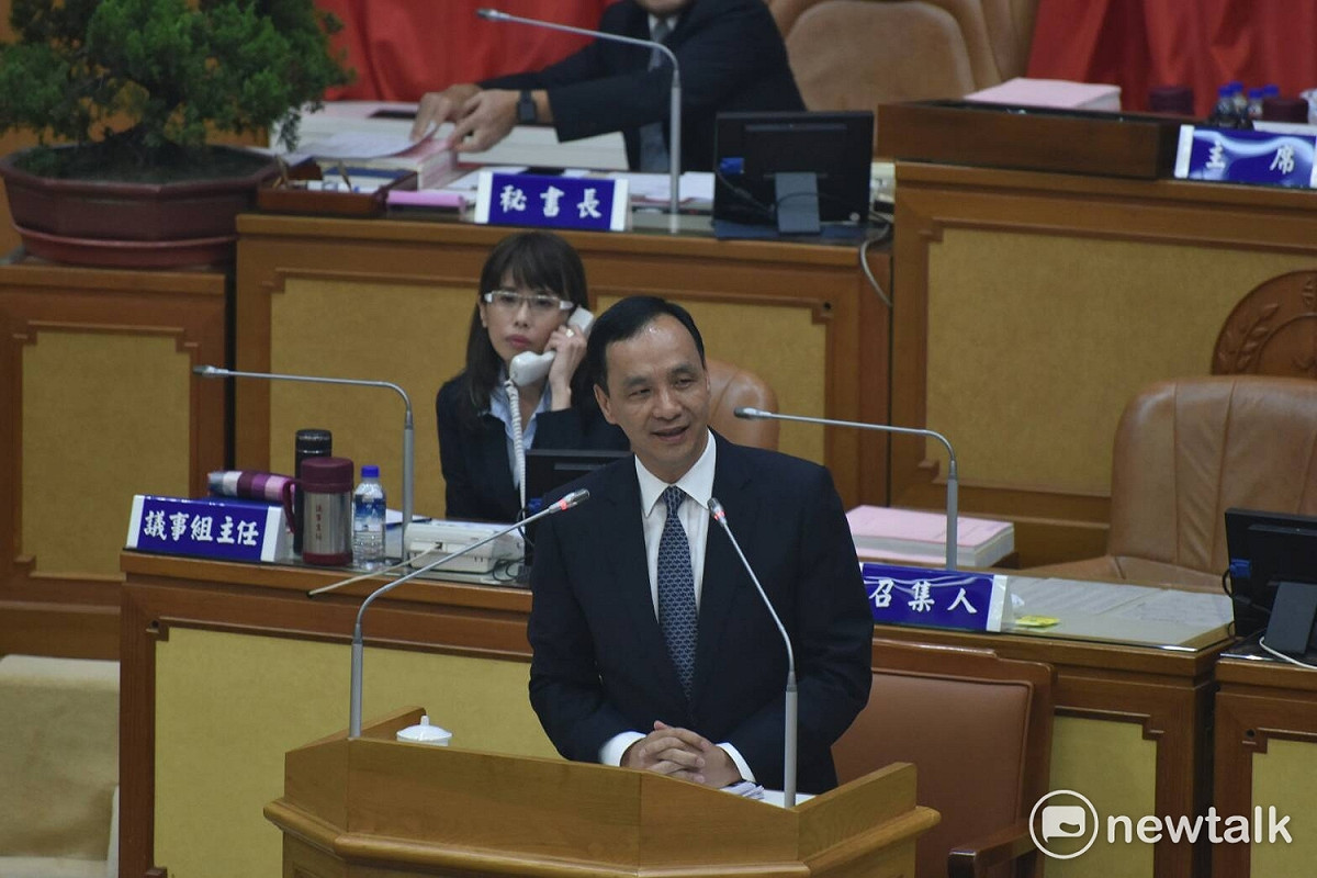 新北市議會第二屆第六次定期會今（28）日開議，市長朱立倫於議會進行施政報告中說，市府團隊這獲國際評比多項肯定，包括全球節慶活動城市獎、智慧城市、惜食分享網、跨區服務等，國際獎項增至47項；半年來又有29項獲得全國第一，以及280項創新作為。 圖：李書璇/攝