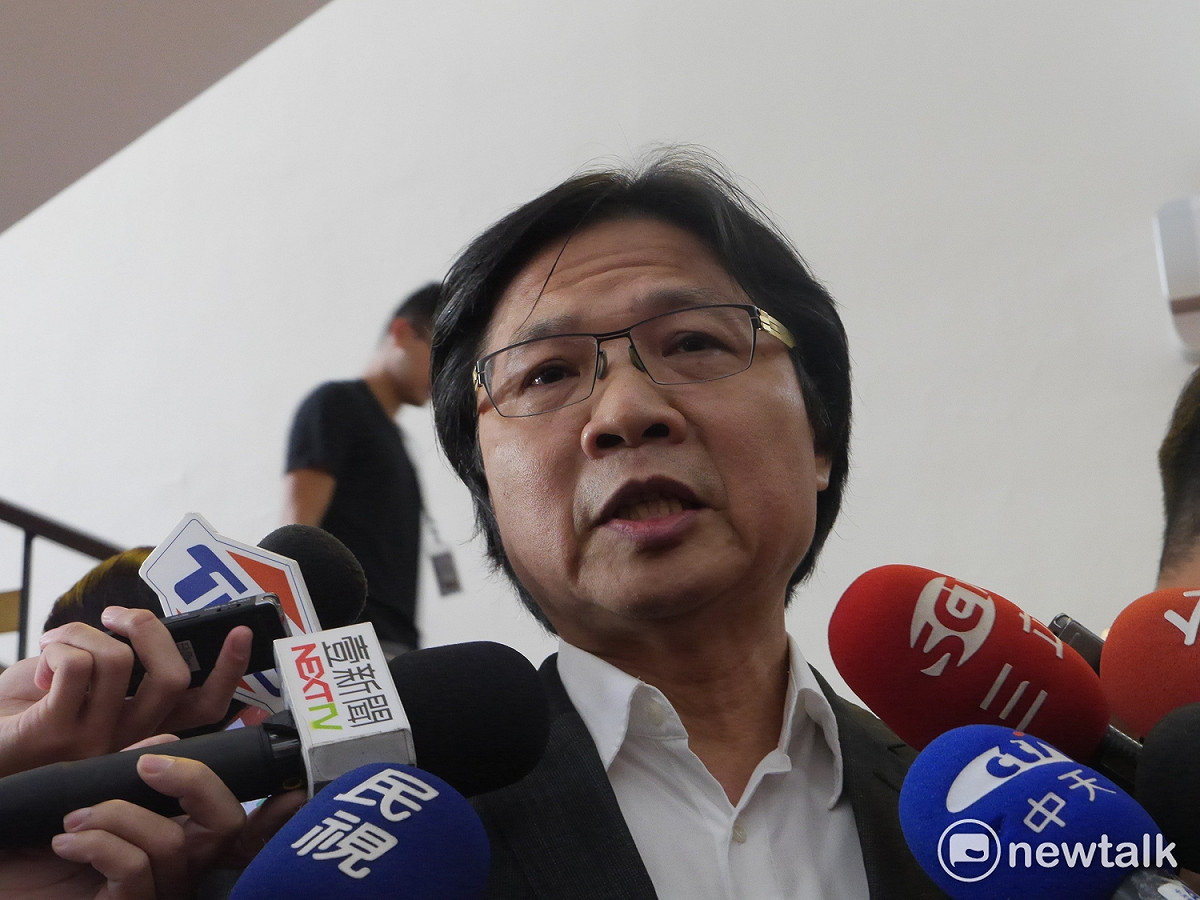 柯文哲批換警察局長太粗魯，葉俊榮今天表示，「這段期間，市長有什麼情緒，就讓他紓發吧」。 圖：趙婉淳/攝