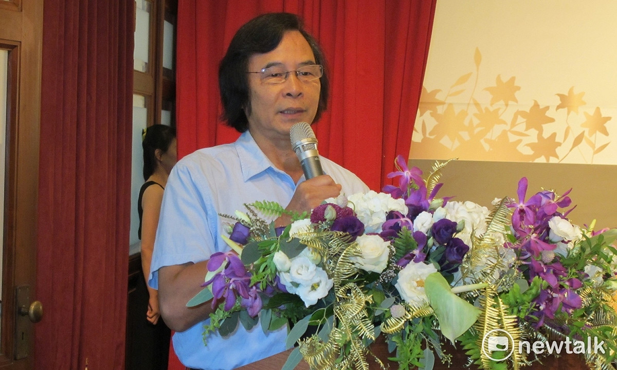 吳三連史料基金會秘書長戴寶村30日表示，張炎憲全集的書名「治史起造台灣國」就是他取的。 圖：林朝億/攝