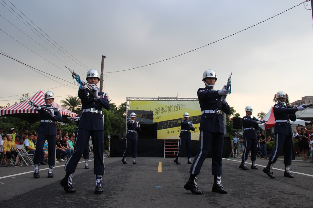 屏東地景藝術節10月1日盛大開幕，特別邀請空軍儀隊表演。 圖 : 屏東縣政府/提供