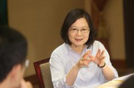 憲法增修條文規定，立法院於每年集會時，得聽取總統國情報告，不過過去從未有總統到立法院報告，總統蔡英文（圖）接受中央社專訪時首度提到，「我本人沒有排斥到立法院做國情報告」。 圖：中央社/提供