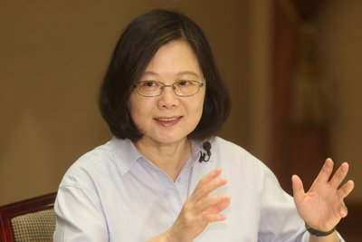 總統蔡英文（圖）接受中央社專訪表示，在台海兩岸關係上，台灣方面「已經盡了最大的善意」，並強調以就職演說為執政處理兩岸原則的一貫立場；蔡總統還向對岸喊話，希望在中共舉行第19次全國代表大會之後，雙方可以思考新模式，讓兩岸關係更活絡一點。 圖：中央社