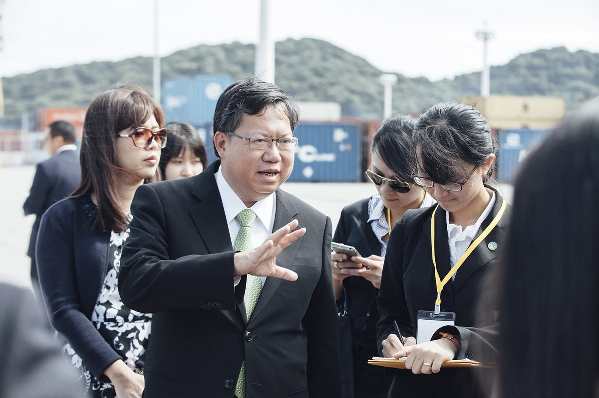 桃園市長鄭文燦今出席「友誼城市･旭日東昇－2017桃園‧宮崎締結友好之旅」活動，參訪日本宮崎縣細島港。 圖：桃園市政府/提供