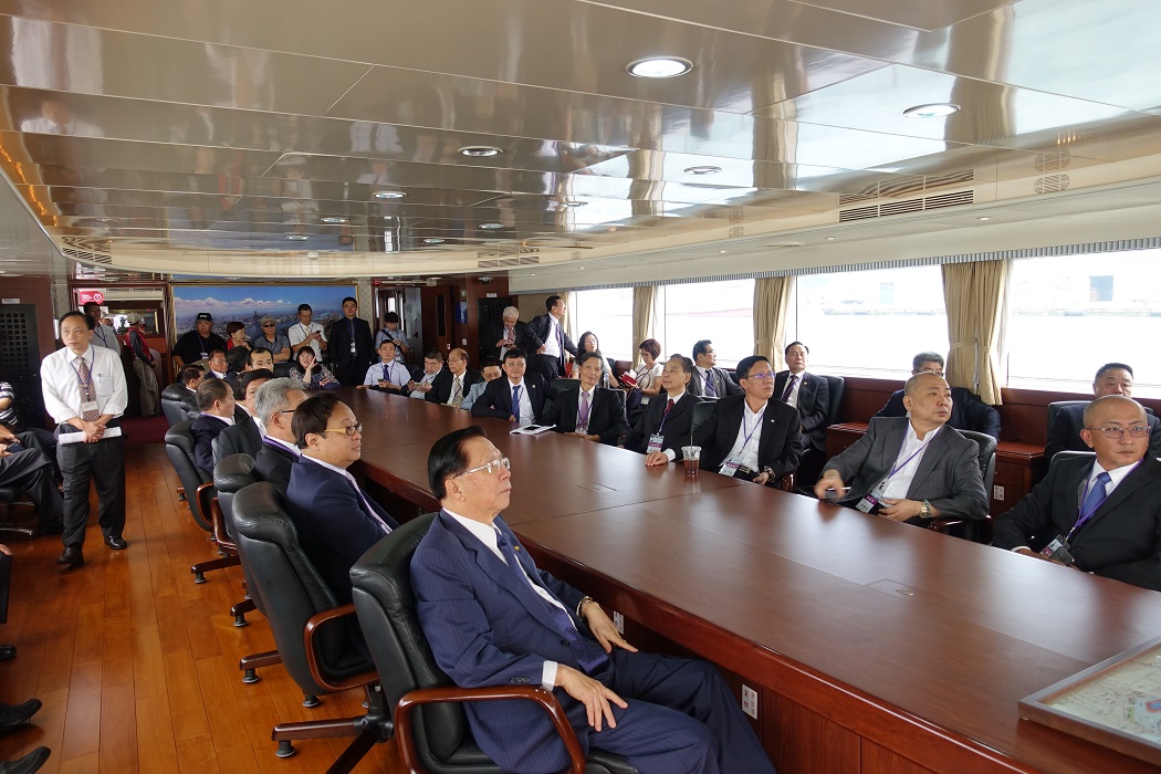 美中貿易戰愈燒愈烈，物流業者表示，最終結果雖然難以預料，但已有一些大陸的台商正在思考遷廠東南亞。圖為海峽交流基金會與台商座談會畫面。 圖：海基會/（資料照片）