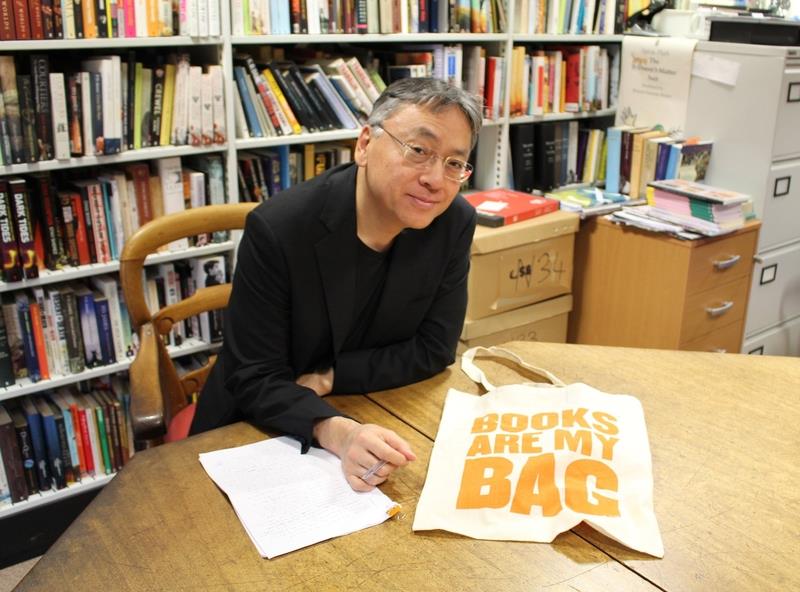 石黑一雄在出版作品前，也會擔心讀者觀感，像是「被埋葬的記憶」就有一些超寫實的部分。他表示：「每本書對我而言都像是一場大冒險。」 圖：取自諾貝爾獎推特 twitter.com
