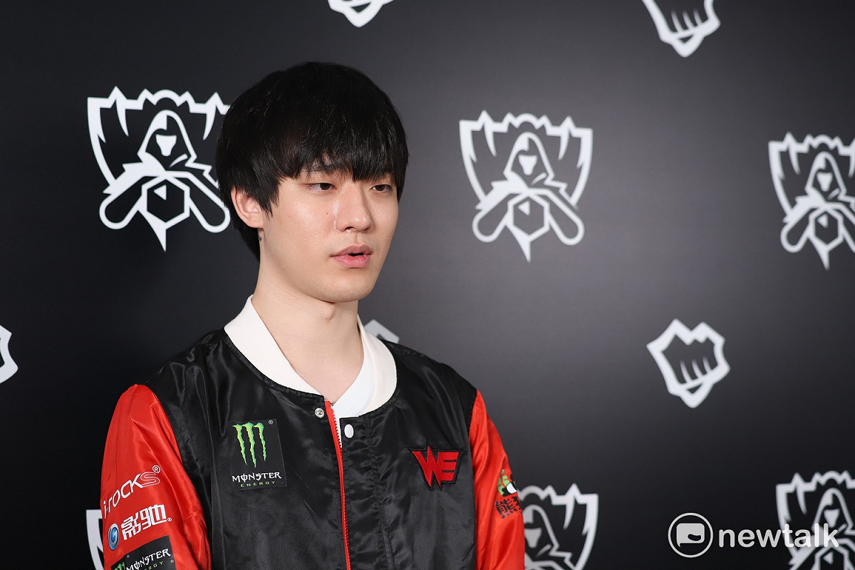 《英雄聯盟》中國戰隊WE的ADC選手Mystic因為俊秀的外表與俐落的個人表現而贏得許多粉絲的芳心，今（16）日他在微博上發布貼文，表示自己不僅結婚，還當了爸爸了！ 圖：蔡幸秀/攝