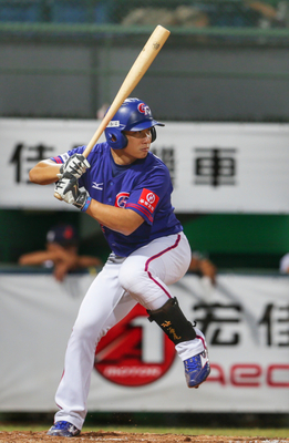 第28屆亞洲棒球錦標賽7日晚間在新莊棒球場開打，中華隊對戰日本隊，中華隊陳偉志（圖）全場敲出2支安打，可惜隊友打線熄火，讓日本隊提前在第8局以10比0 奪勝。 圖：中央社／提供