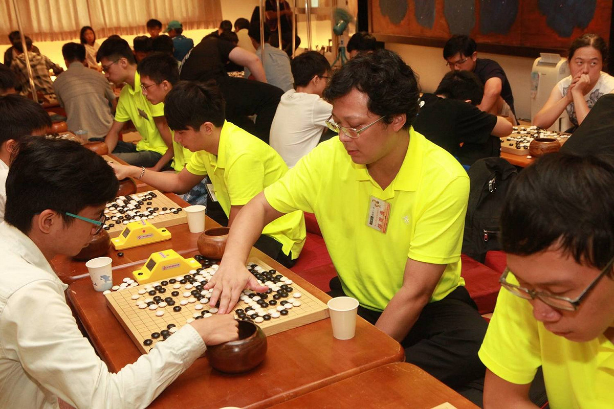 第九屆「佛乘盃」圍棋大賽，10月7日下午於淡水緣道觀音廟隆重登場，並展開一連3天的激烈賽事。新北市副市長侯友宜更蒞臨會場，為所有的棋手加油打氣。 圖:佛乘盃圍棋大賽提供