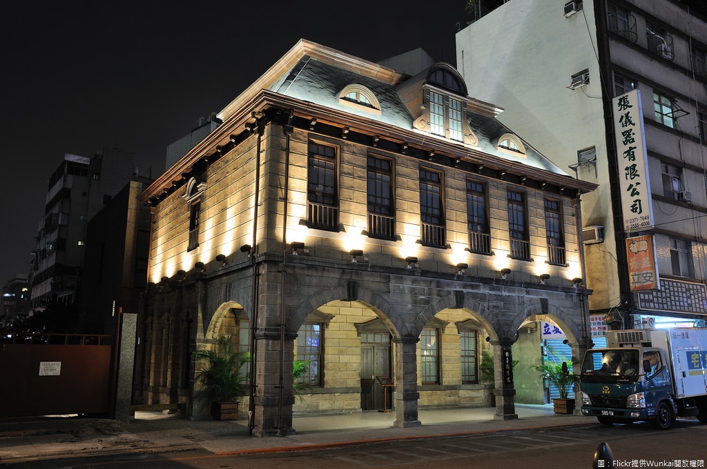 「撫台街洋樓」在台北城內屹立105年，見證了台北都市變革，也是台北舊城區內現存年代最早的民間建築。 圖：Flickr提供Wunkai開放權限