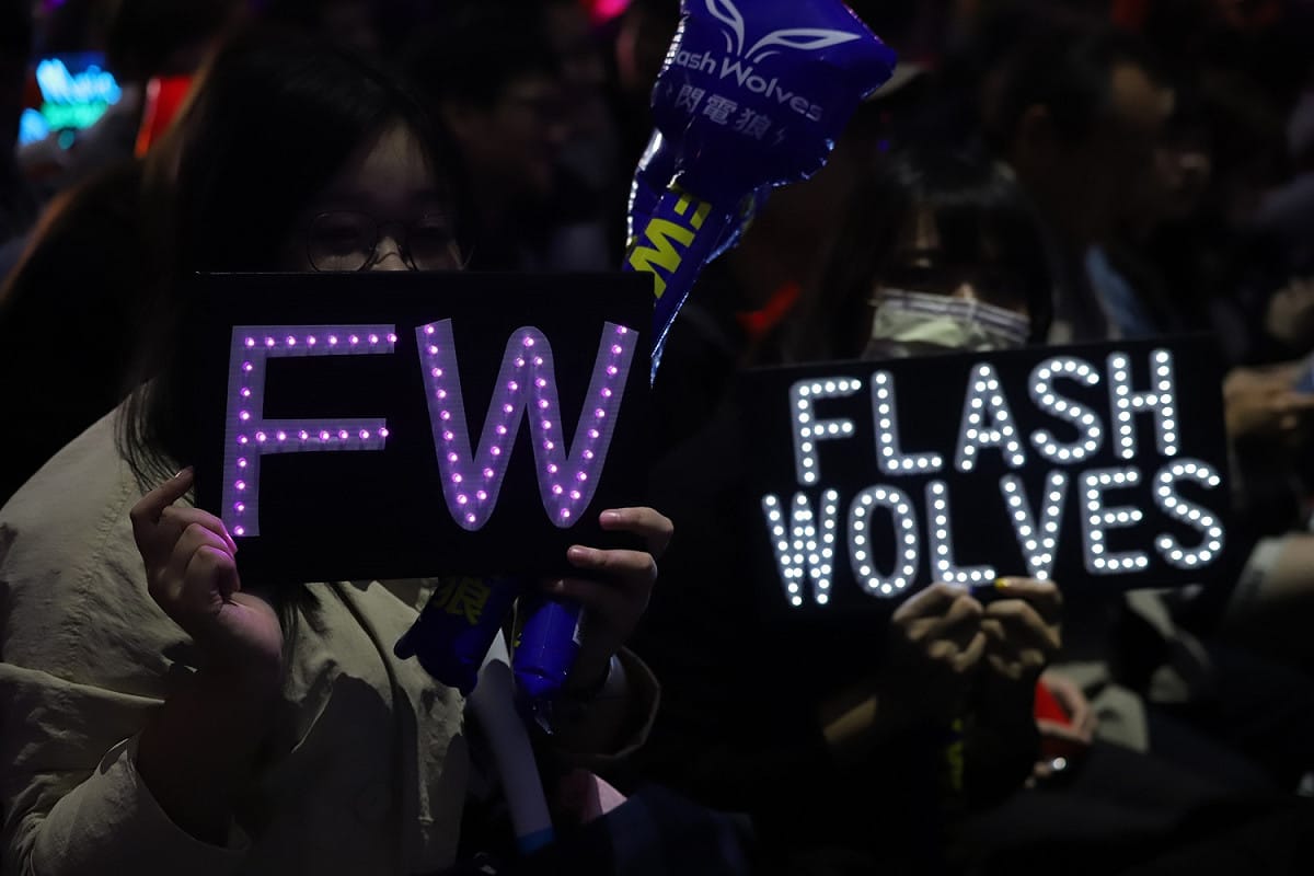 也有為台灣職業電競隊伍閃電狼打call的粉絲。 圖：蔡幸秀/攝
