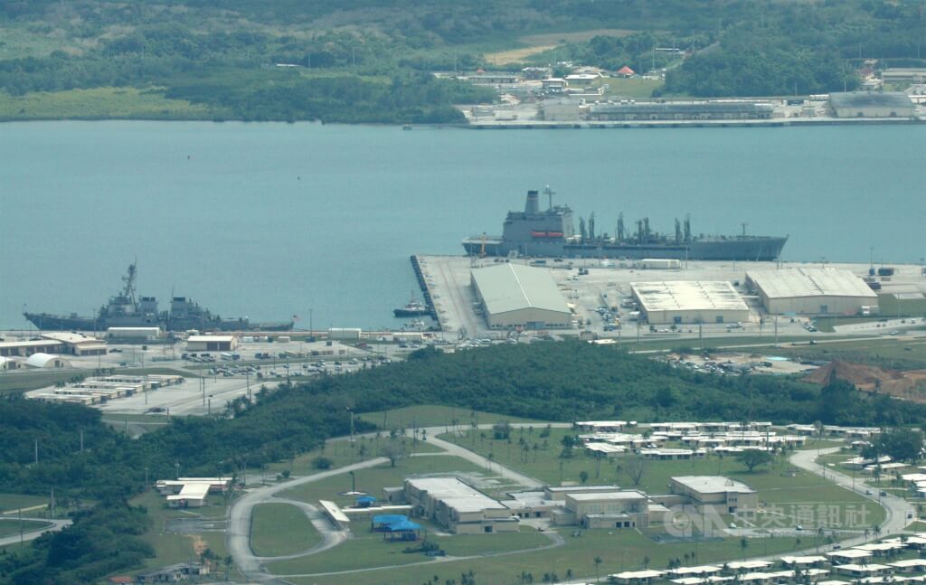 圖為2020年7月美軍艦艇停靠關島阿普拉港。（中央社檔案照片） 圖：中央社提供