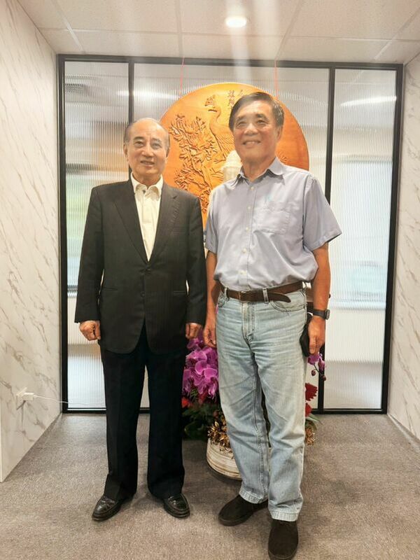國民黨主席候選人郝龍斌發布與立法院前院長王金平的合照，稱感謝王金平的期許與勉勵。 圖：擷自郝龍斌臉書