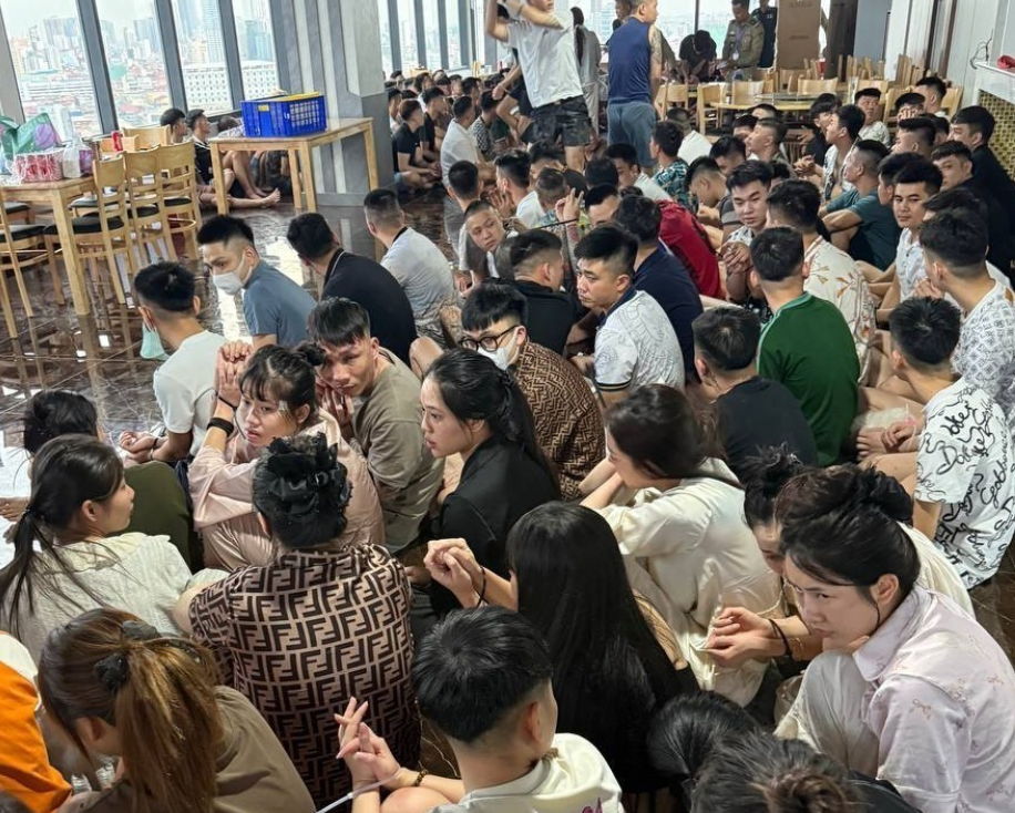 柬埔寨當局表示，破獲詐騙園區逮捕3455人，75名幹部涉殺人等重罪 。 圖：翻攝柬中日報