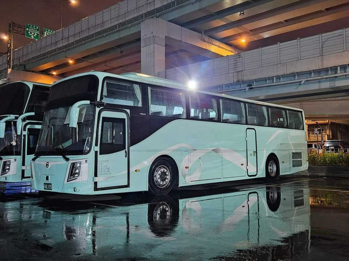 亦捷客運今(16)日上午傳出駕駛員不滿業者欠薪而罷工。 圖：翻攝自亦捷客運科技俱樂部臉書