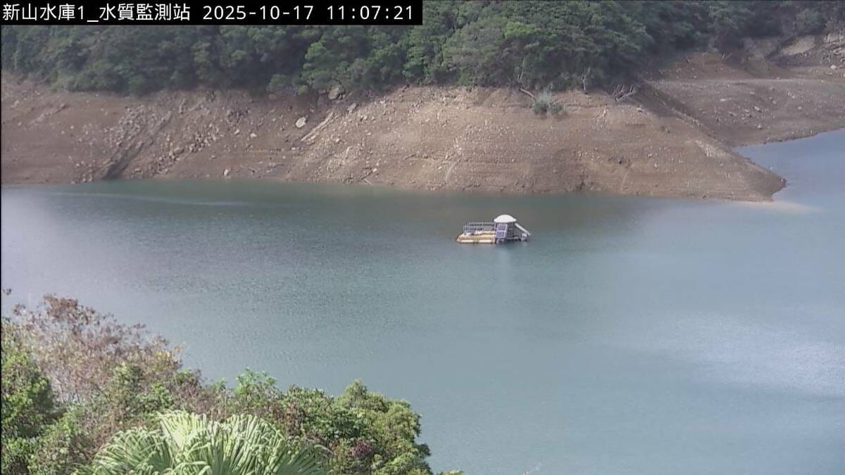 受到對流雲系發展旺盛影響有強降雨，今日清晨北部出現強降雨。 圖：取自新山水庫(旁收台水)即時影像