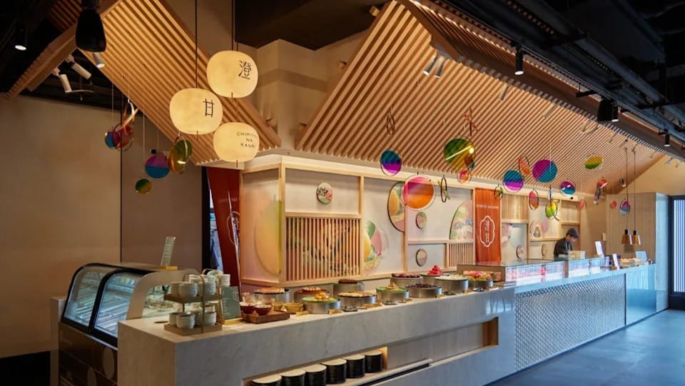近日網友爆料台南旭集用餐後腹瀉不止，更有網友反映老鼠屍體從天而降。 圖：翻攝自旭集臉書
