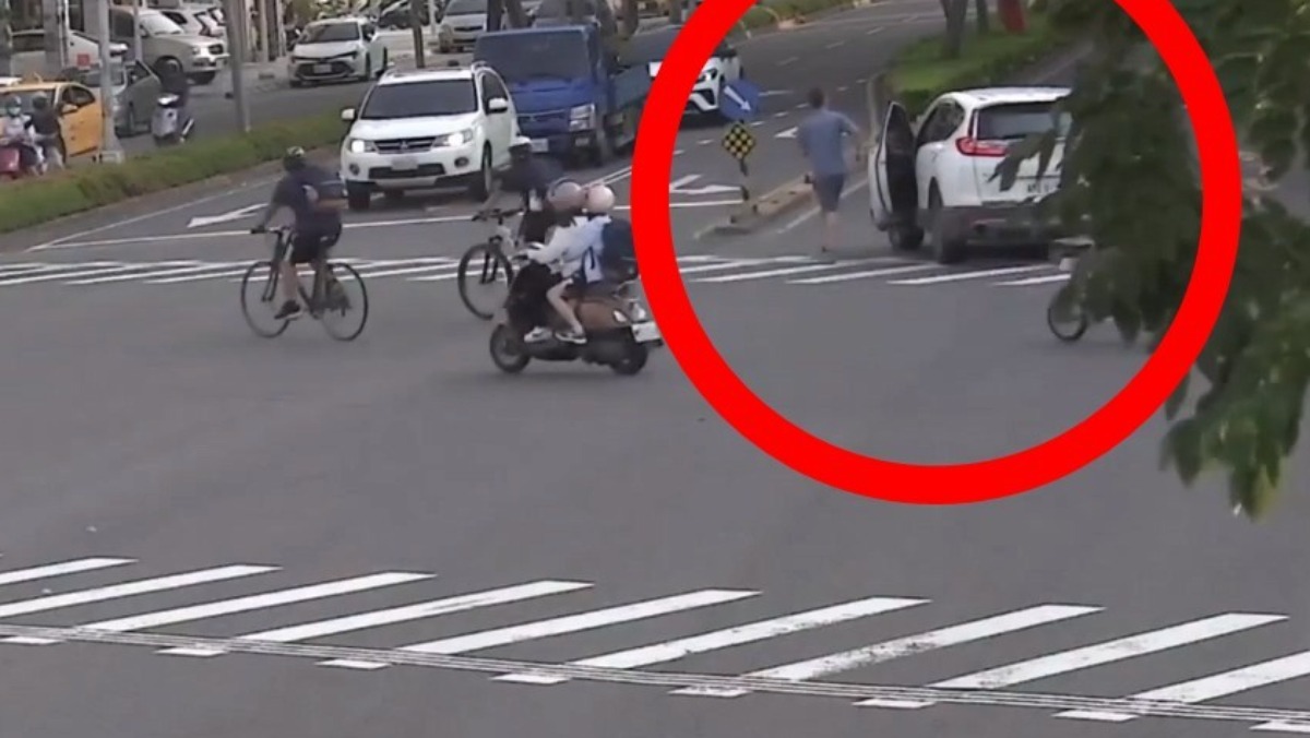 李姓男子駕車撞傷國中生，下車後罵學生亂騎後駕車離去，警方依肇事逃逸罪嫌送辦。 圖：翻攝畫面