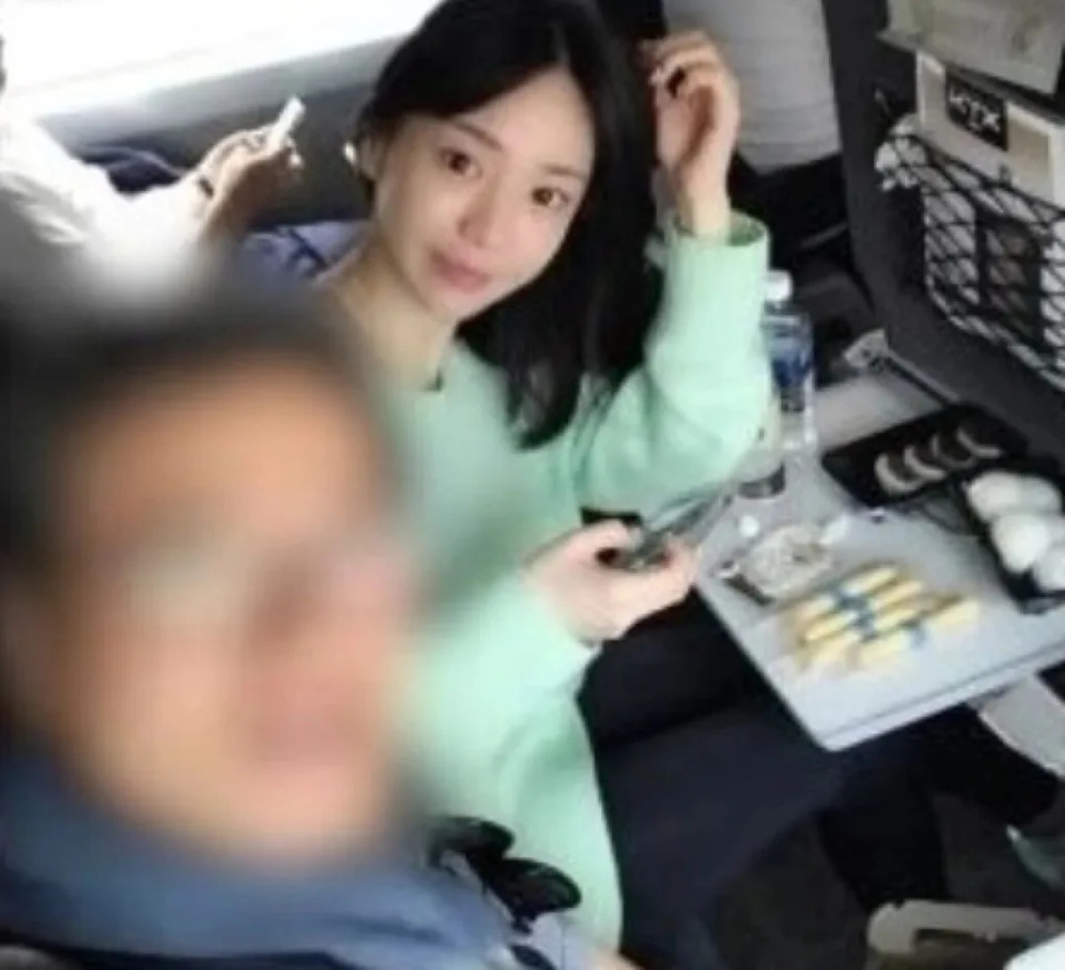 韓國南陽乳業創辦人孫女、37歲的黃荷娜過往曾因吸毒與刑事案件多次入獄，近期又傳潛逃柬埔寨，疑似涉入當地電信詐騙園區的洗錢與人口販運活動，甚至招攬性交易、販毒等非法生意。 圖：翻攝自 騰訊新聞