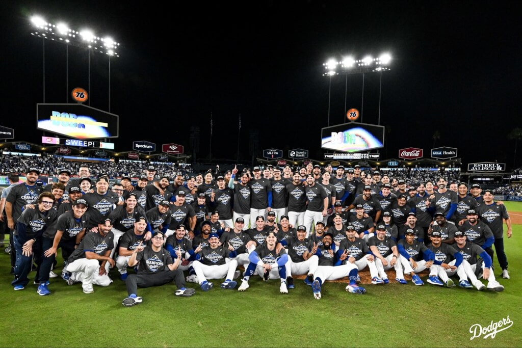 美國職棒大聯盟MLB國聯冠軍系列17日進行第4戰，道奇隊在先發投手大谷翔平主投6局10K零失分，外帶三響砲的優異表現下擊敗釀酒人，以橫掃戰績晉級世界大賽。（圖取自x.com/Dodgers）